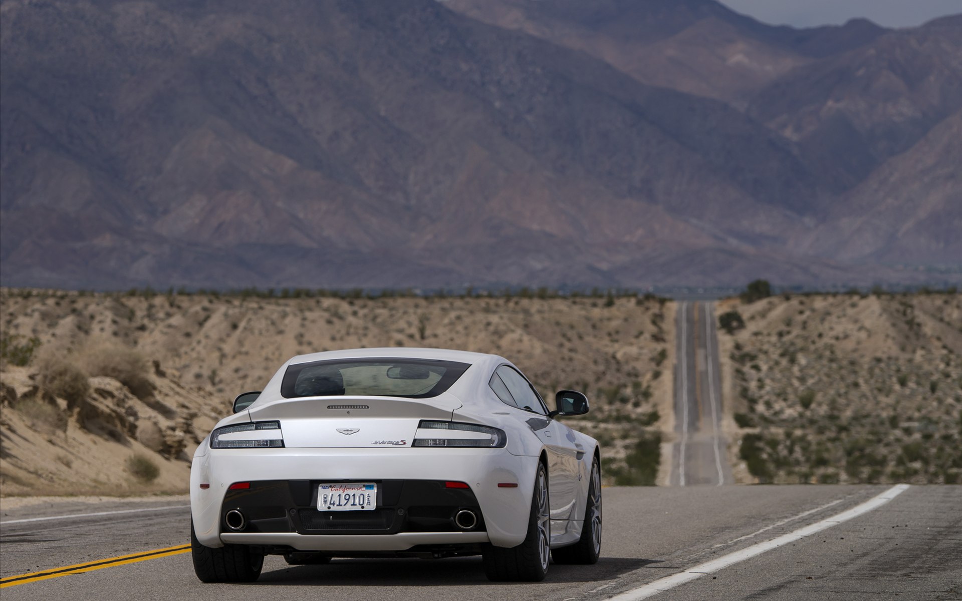 Aston Martin V12 Vantage S 2014